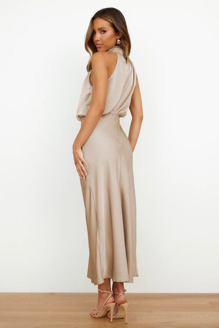 Elise | Elegantes Satin-Halterkleid – Anmutig & Schick
