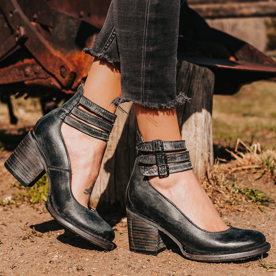 Isla Pointed-Toe Shoes