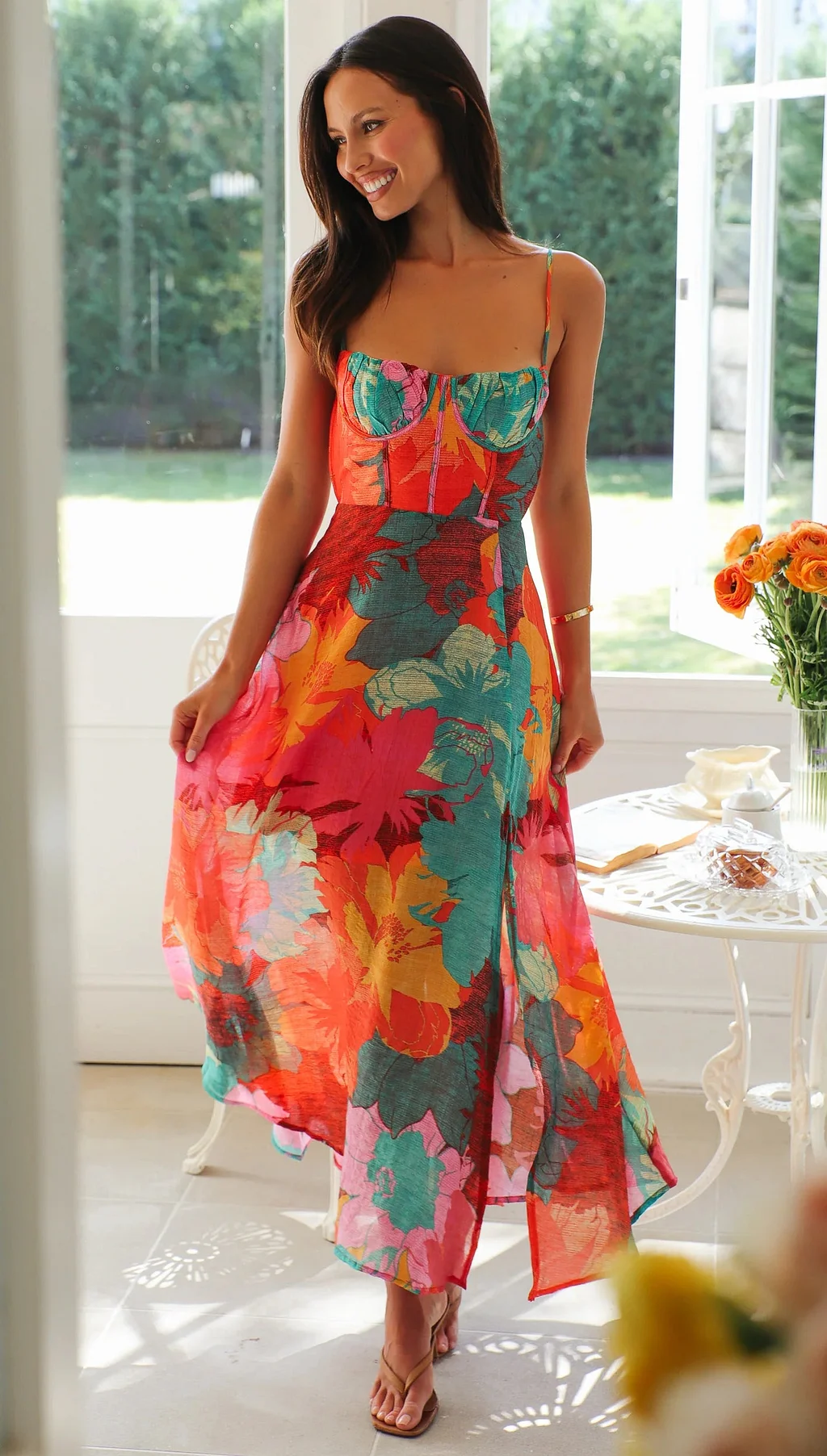 Damenkleid mit sexy Trägern und Blumenmuster