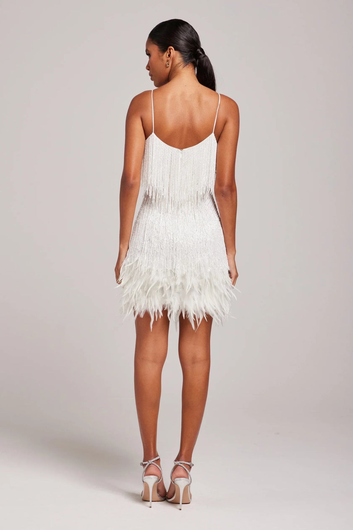 Sorvaya™ | Glamouröses Federkleid