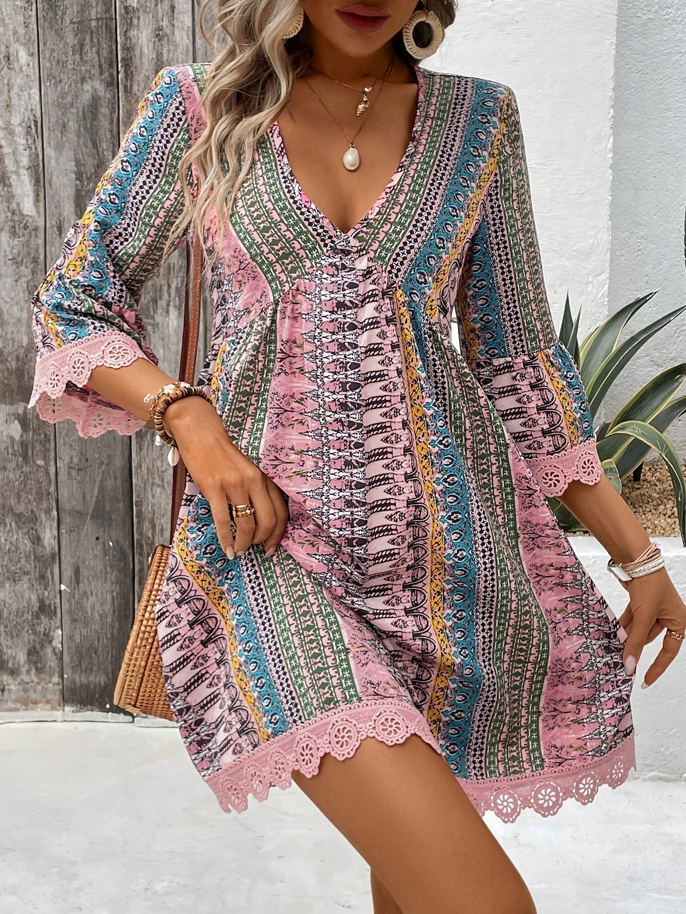 Sofie - V-Ausschnitt Kleid mit Spitzenbesatz