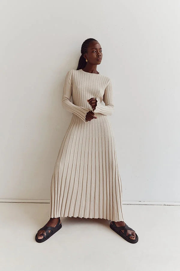 Elodie | Pulloverkleid mit Rundhalsausschnitt und Midi-Länge