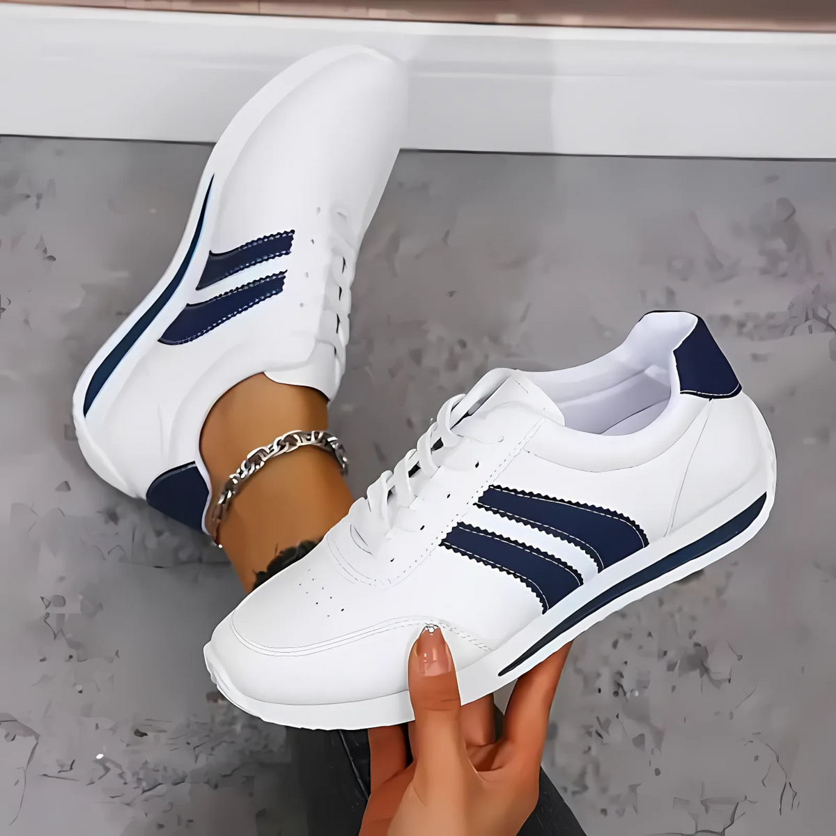 Lettie Handgefertigte Damen-Sneaker aus Leder - Blau