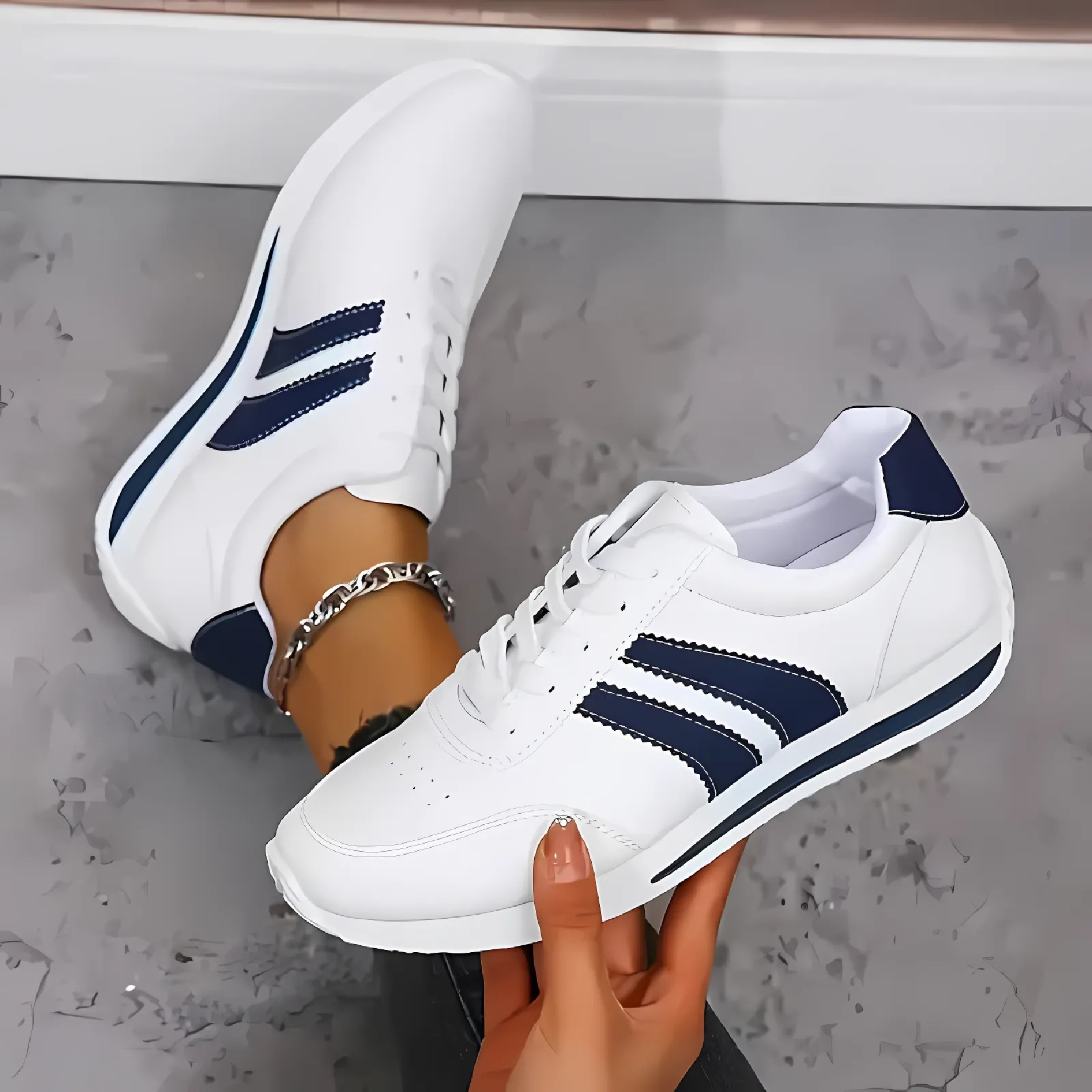 Lettie Handgefertigte Damen-Sneaker aus Leder - Blau