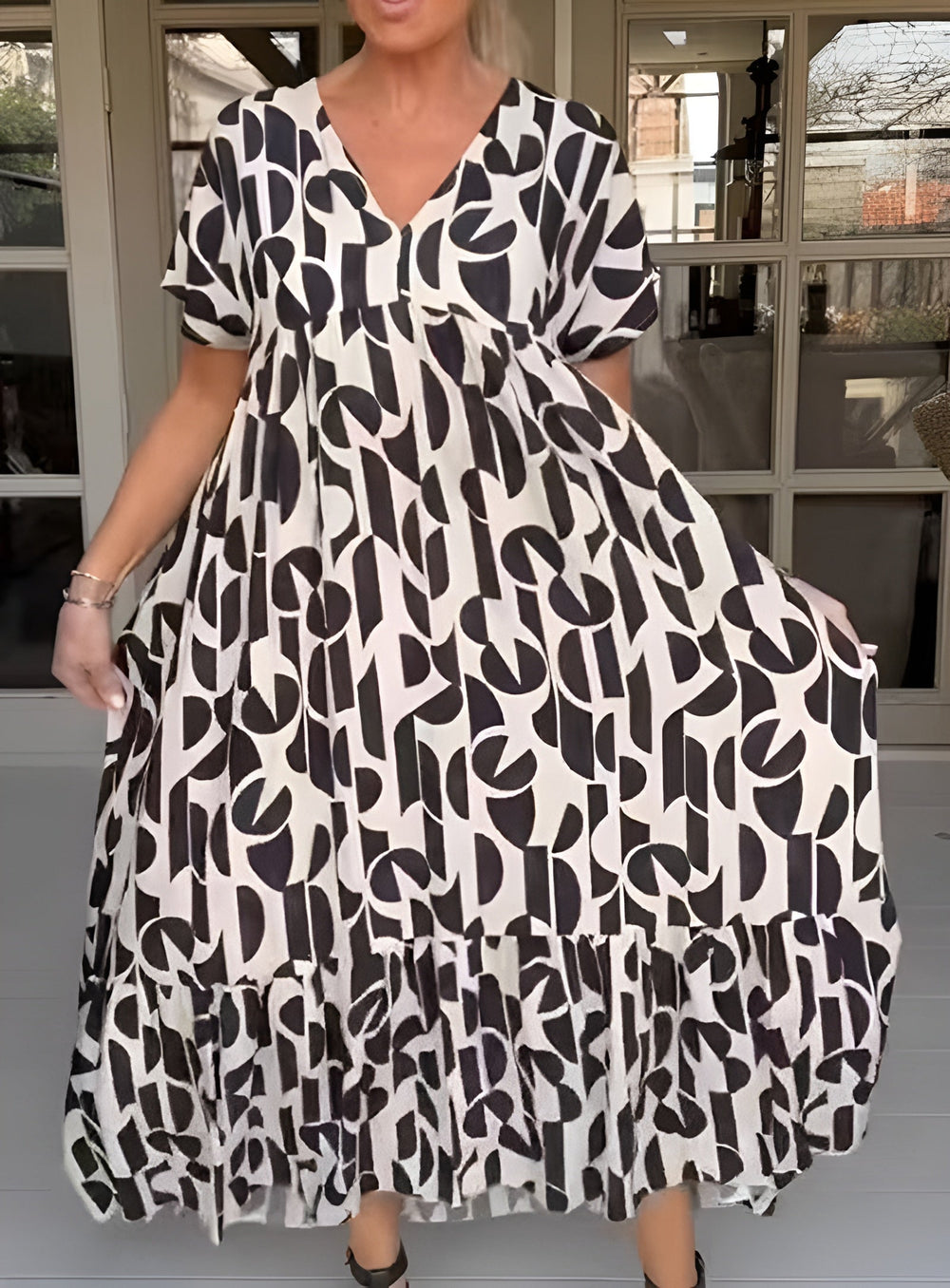 Colette | Fließendes Kleid mit V-Ausschnitt