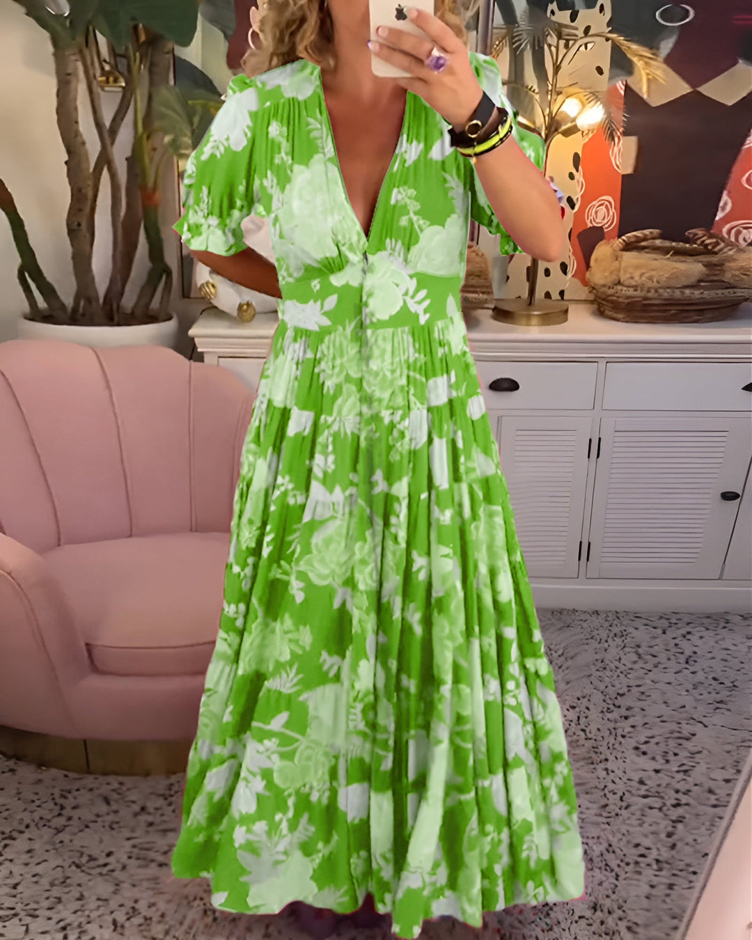 Carine | Kleid mit V-Ausschnitt, Taschen und Blumenmuster
