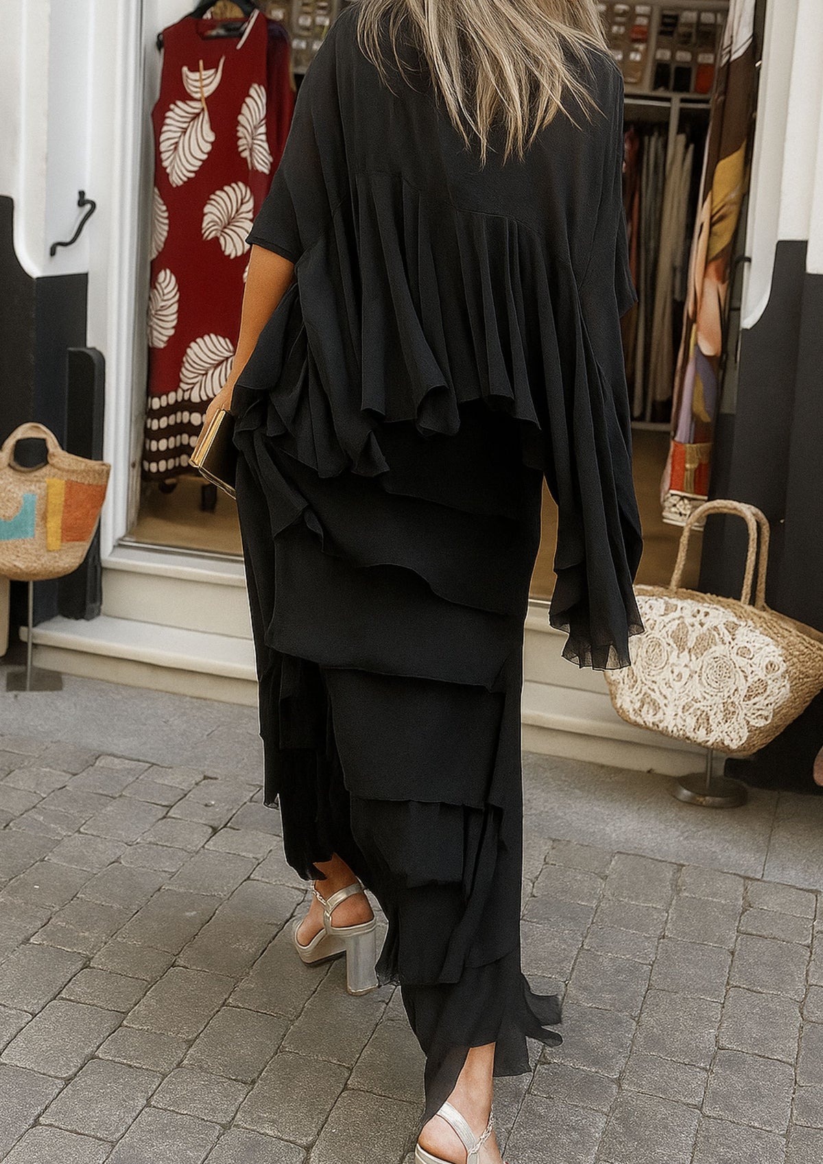 Amara Asymmetrisches Maxi-Kleid mit Lagen und Volants - Schwarz