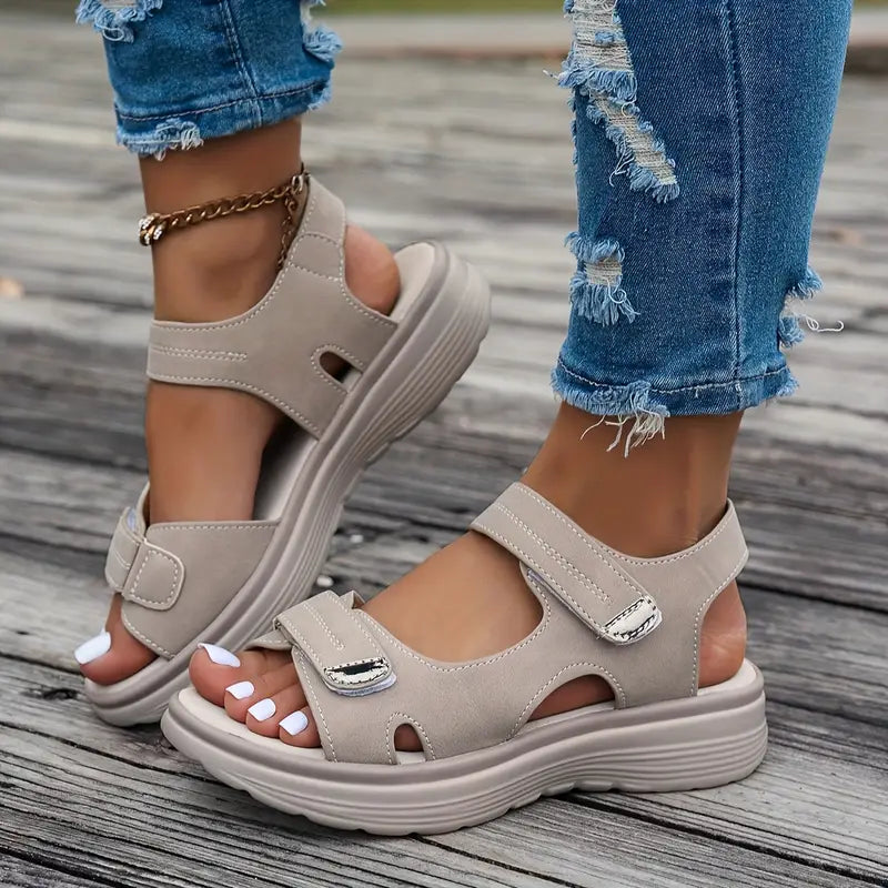 Alia™ | Bequeme Keilabsatz-Sandalen mit Knöchelriemen