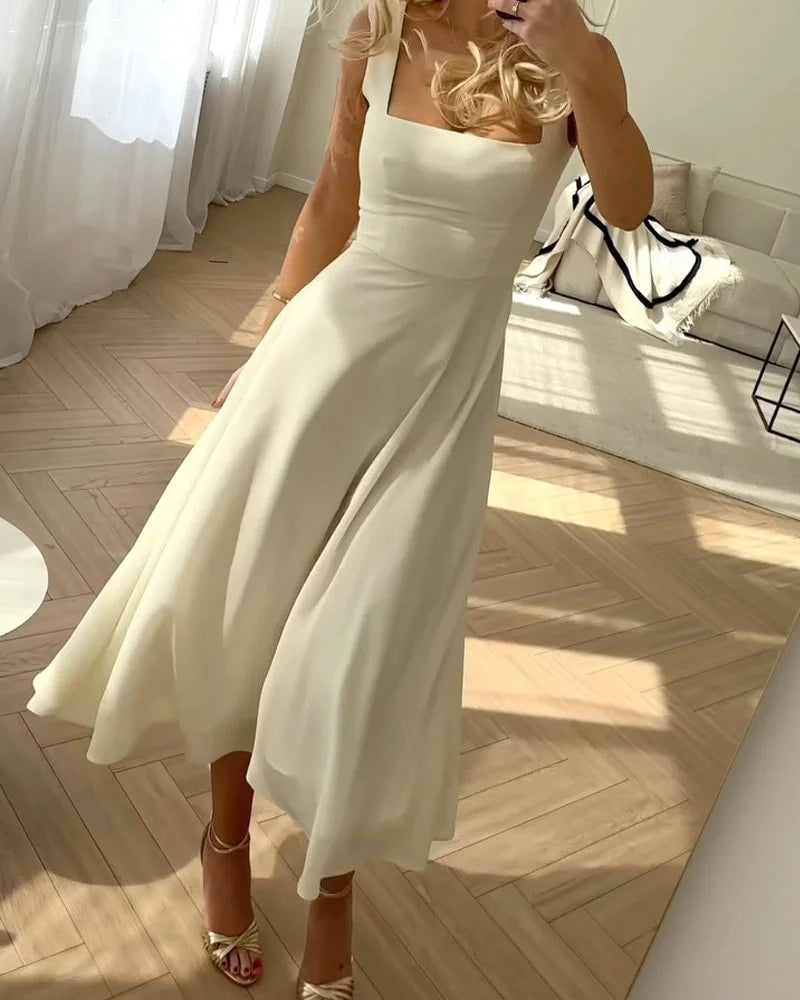 Daniela | Elegantes Kleid mit quadratischem Ausschnitt und einfarbigem Design