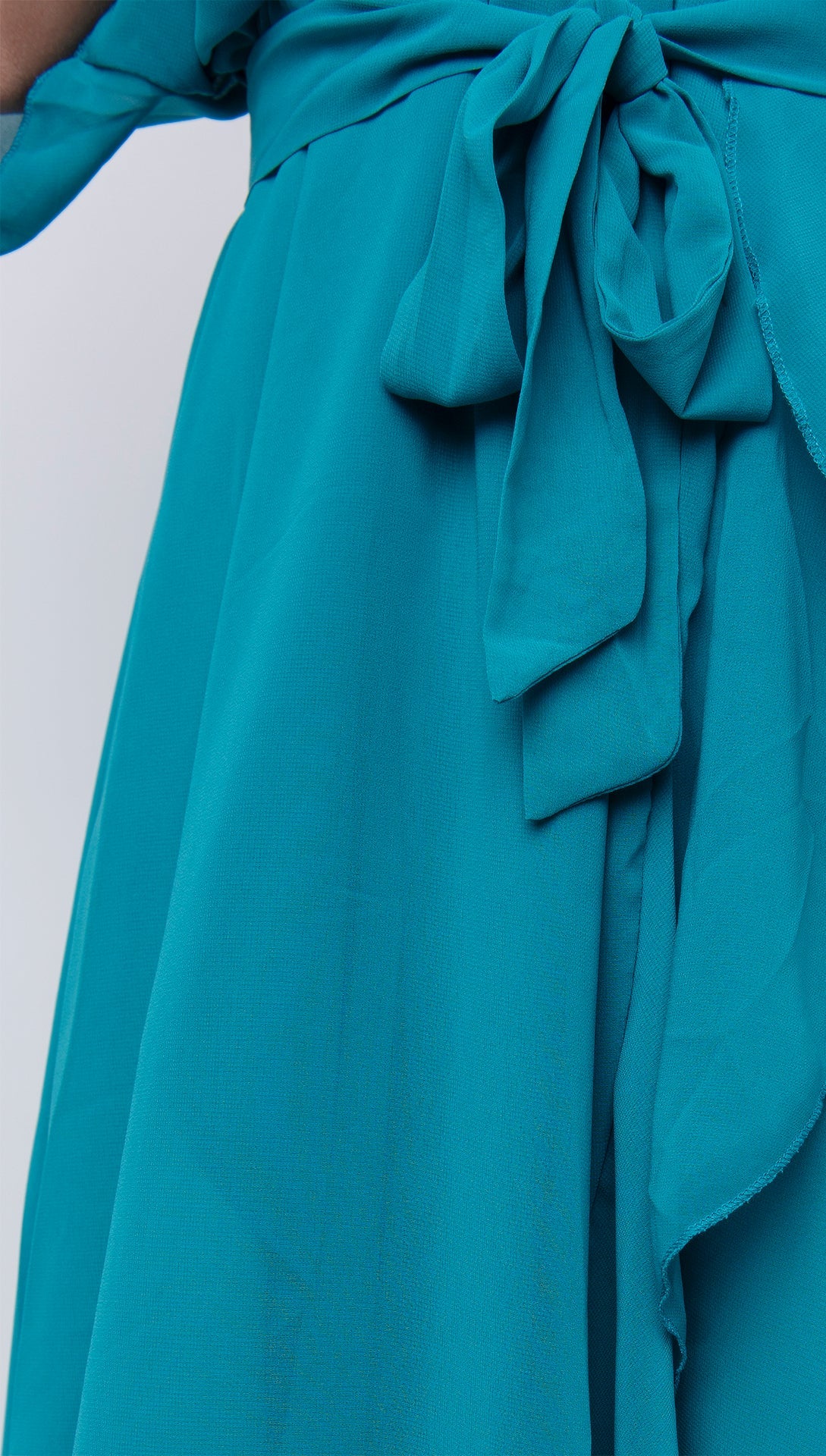 Monica – Elegantes Chiffonkleid mit V-Ausschnitt
