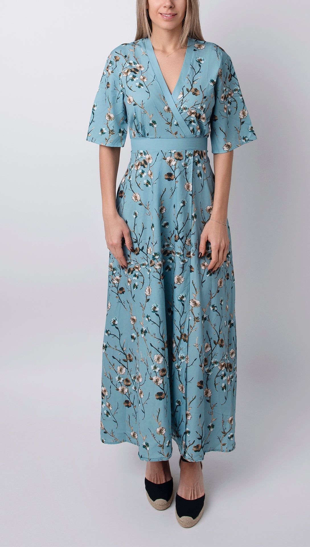 Helena – Kleid mit halblangen Ärmeln und Blumenmuster