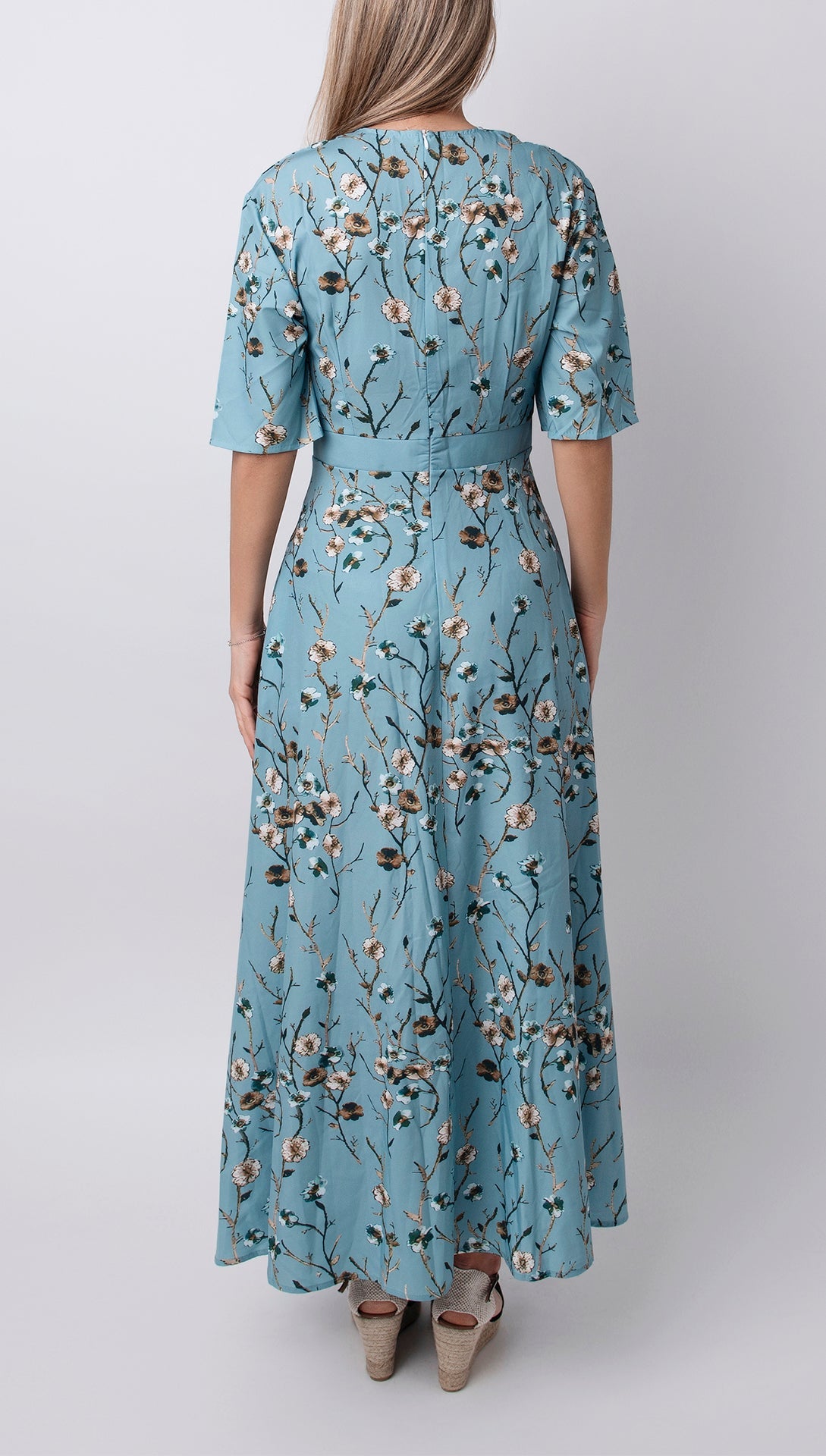 Helena – Kleid mit halblangen Ärmeln und Blumenmuster