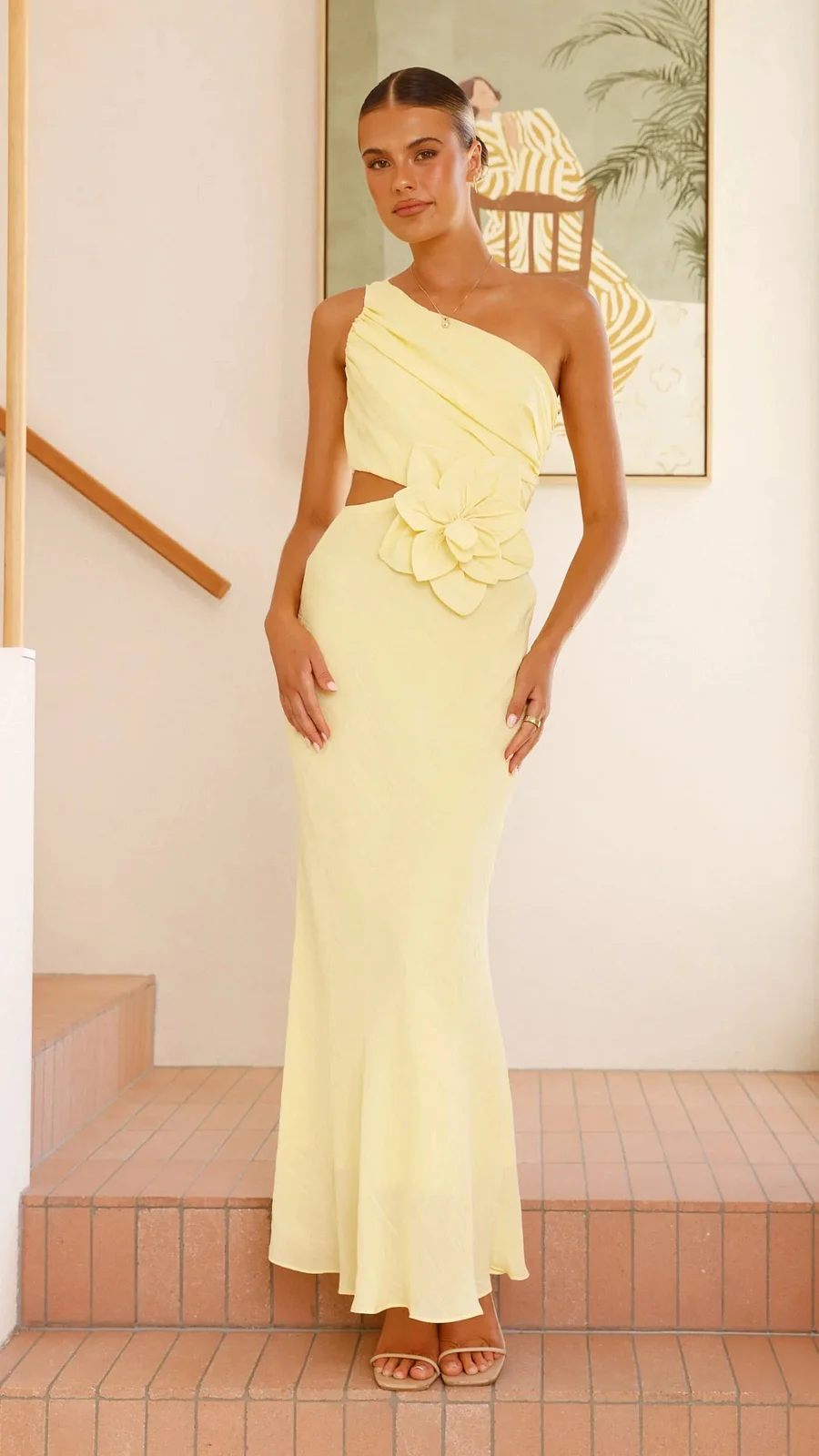 Figurbetontes One-Shoulder-Maxikleid