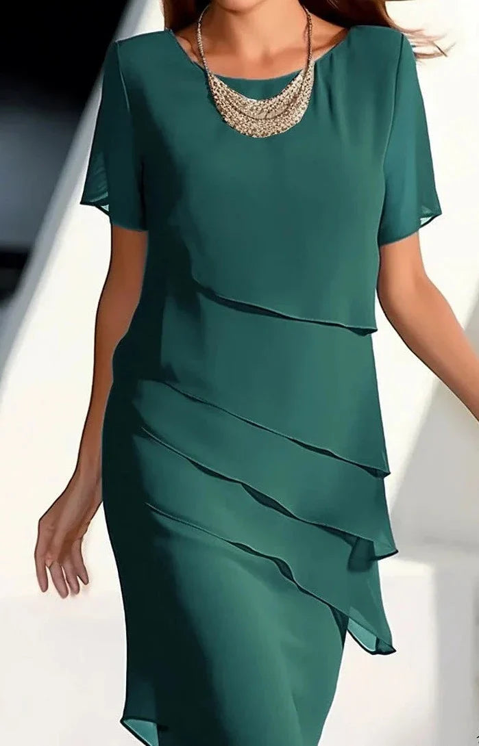 Karen – Elegantes, weiches Kurzarmkleid mit rundem Ausschnitt und schlichtem Patch