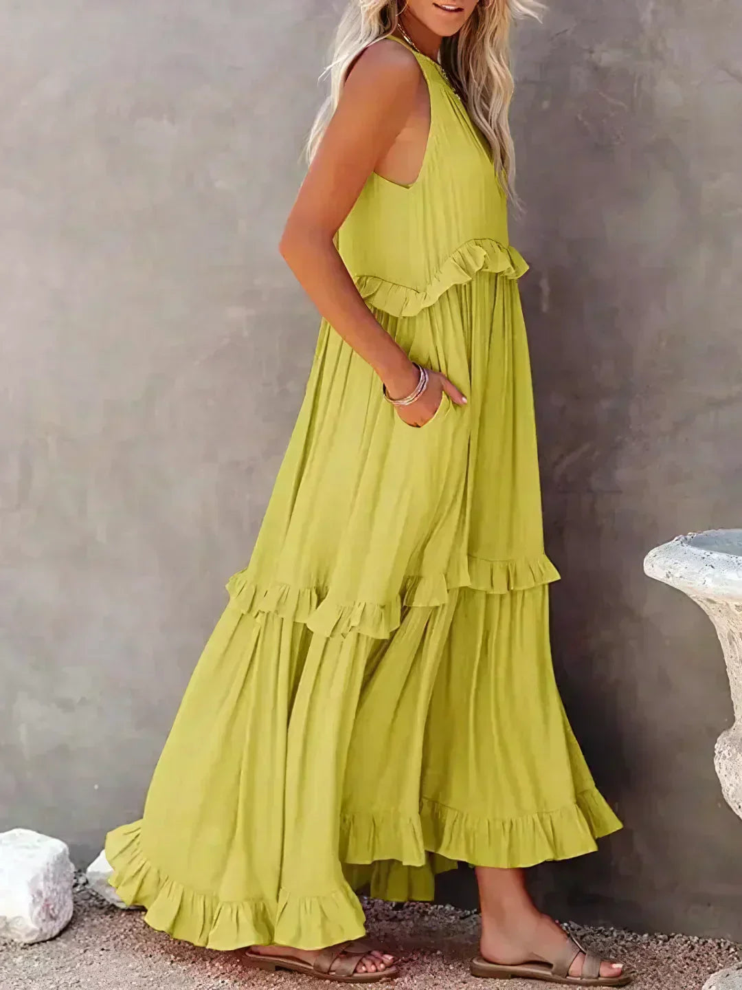Sarah | Maxikleid mit Rüschen und Halterneck