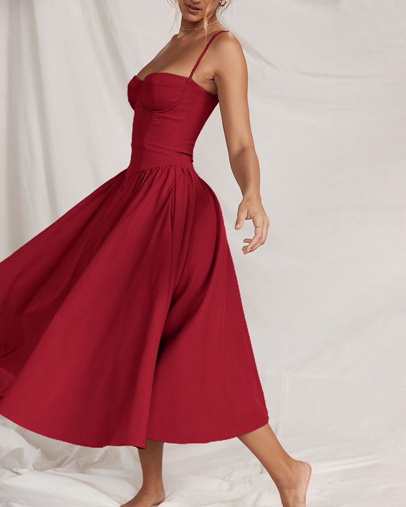 Queralt – Trägerkleid mit Taillenschnitt