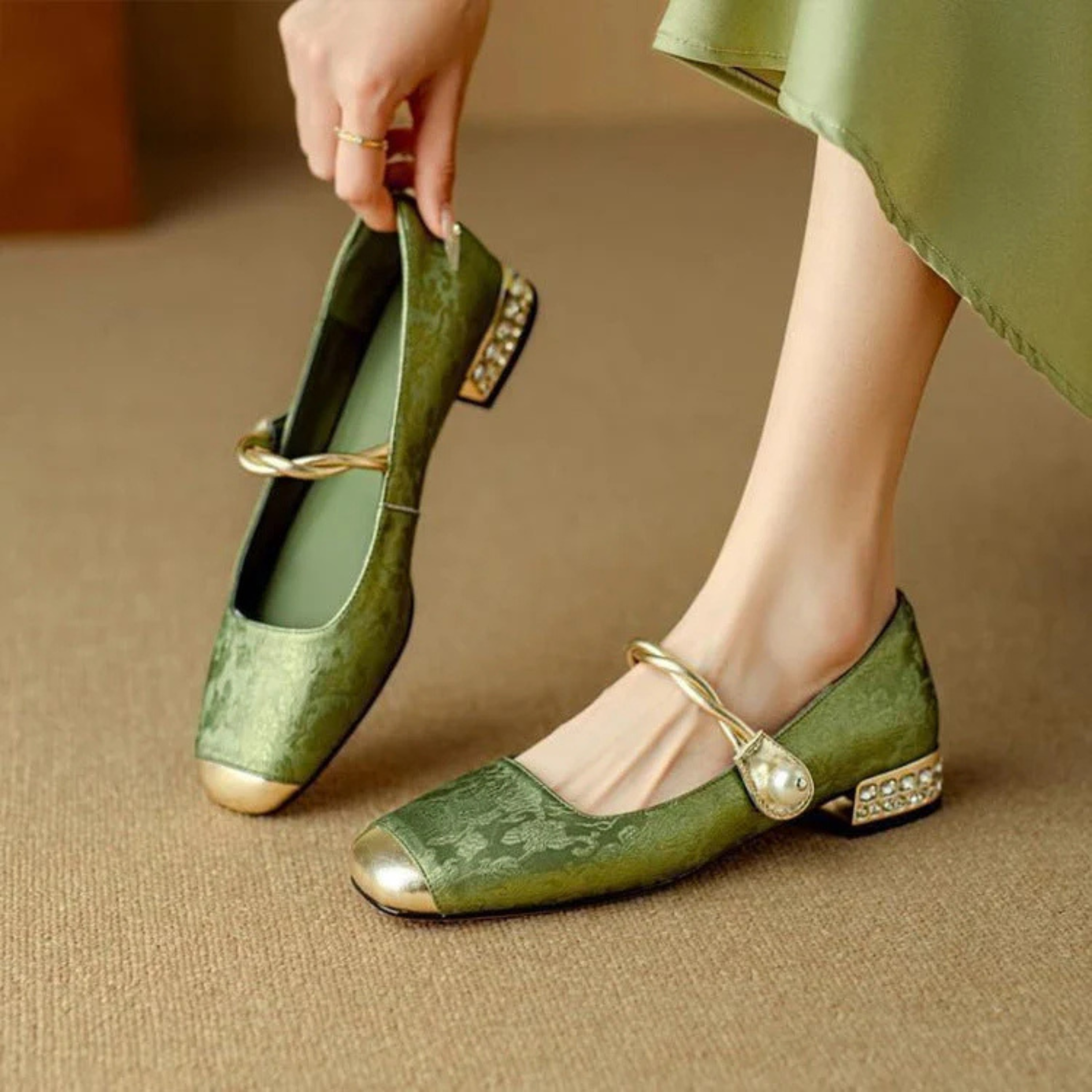 Elva Pumps mit Perlen-Detail - Grün