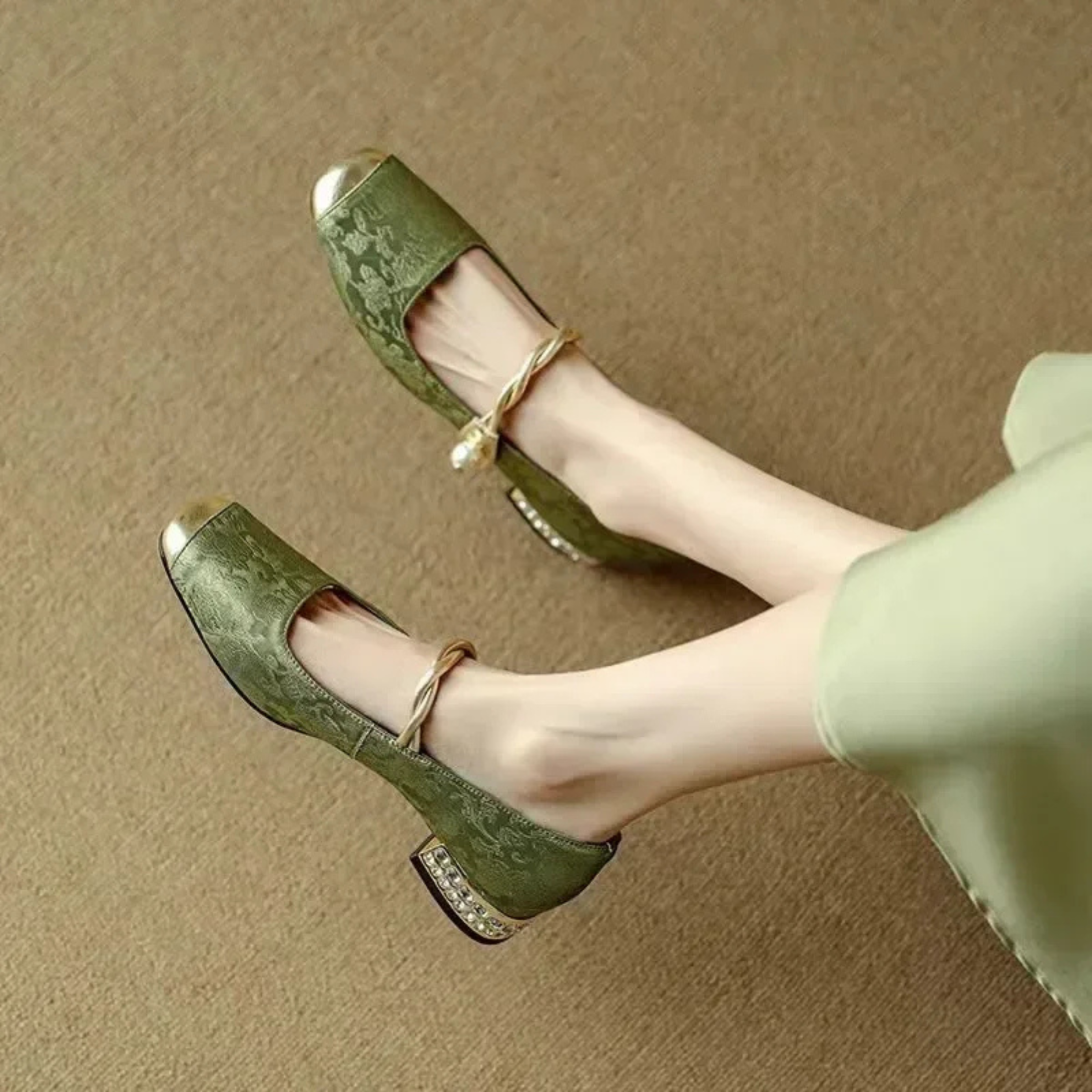 Elva Pumps mit Perlen-Detail - Grün