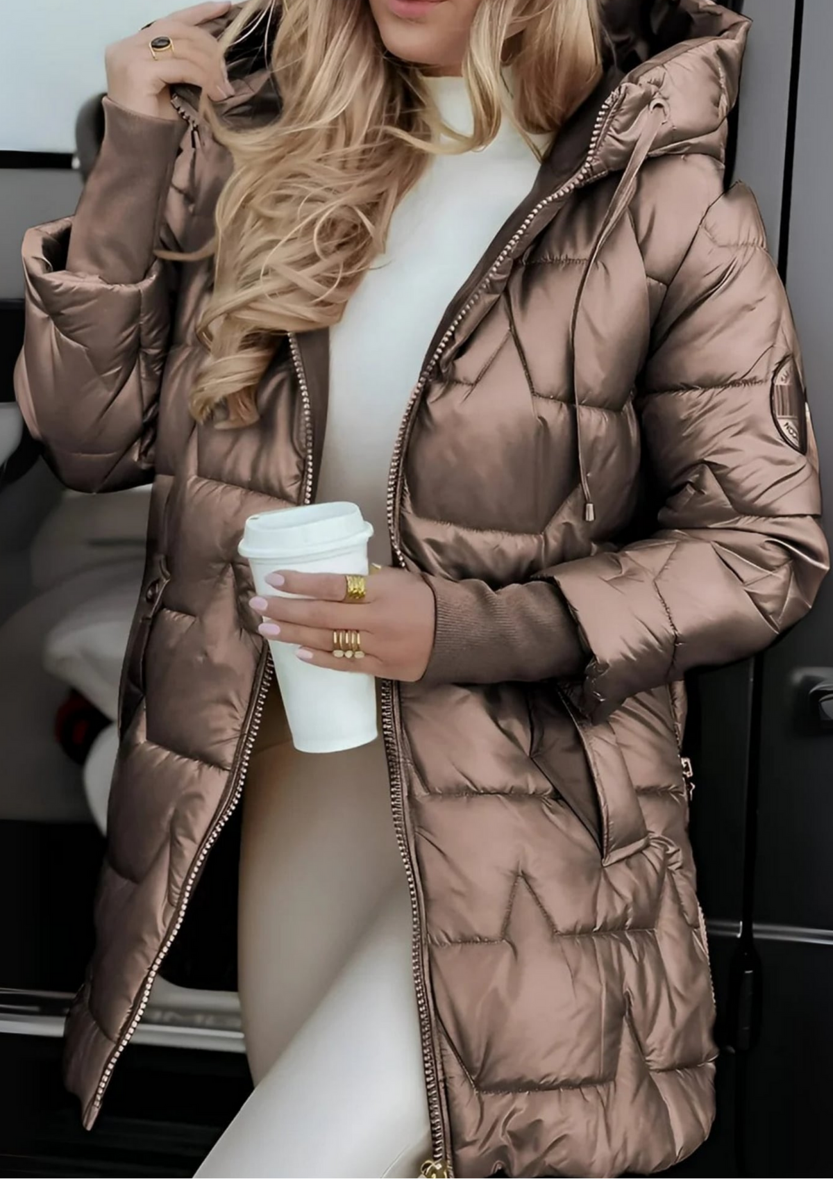 Lira Eleganter Wintermantel mit Kapuze und Wattierung - Kupfer