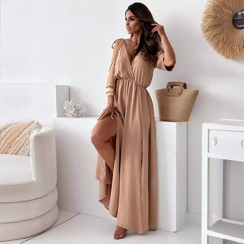 Aurora – Figurbetontes Kleid mit V-Ausschnitt und seitlichem Schlitz