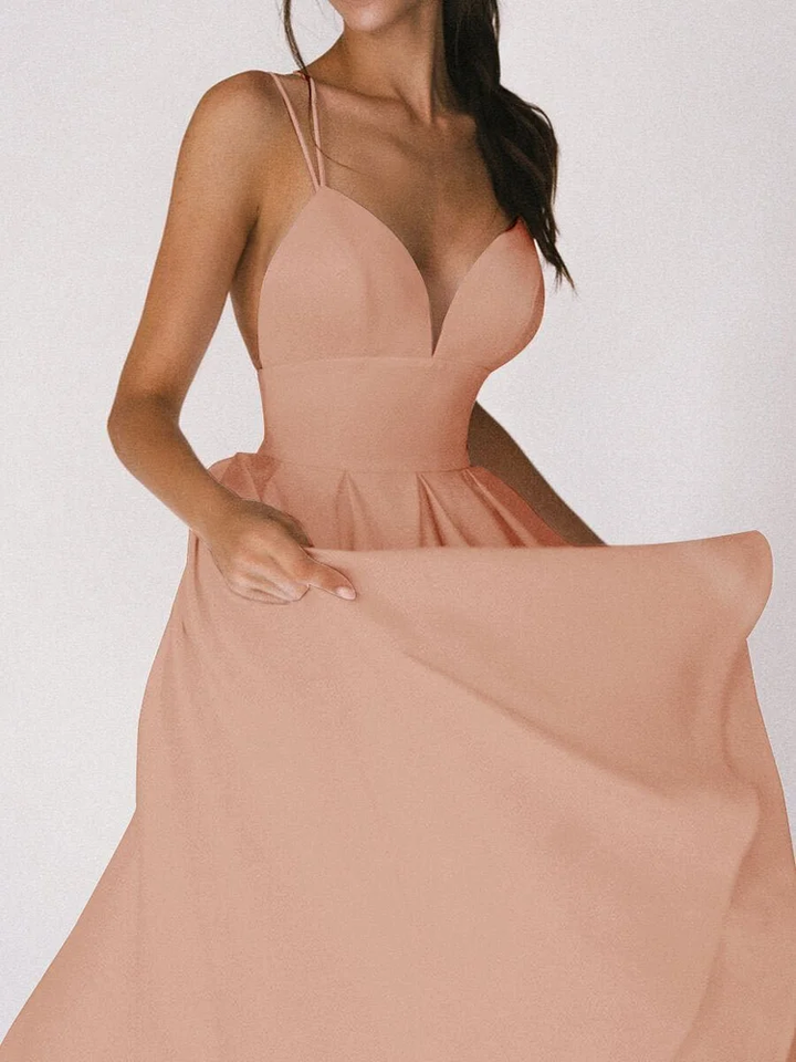 Simona - Partykleid mit Trägern und tiefem V-Ausschnitt