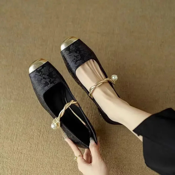 Elva Pumps mit Perlen-Detail - Schwarz