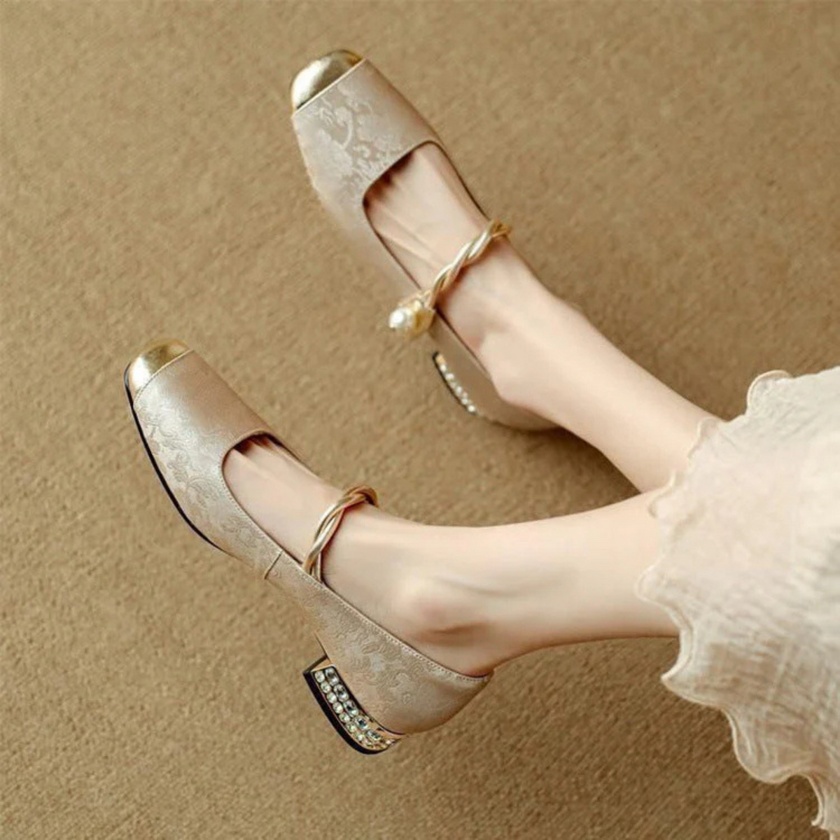 Elva Pumps mit Perlen-Detail - Beige