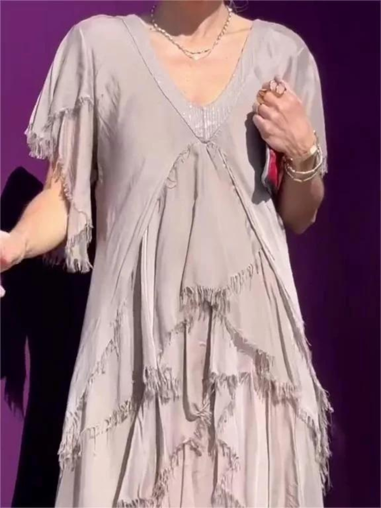 SAVANE | Elegantes, Fließendes Langarmkleid mit V-Ausschnitt