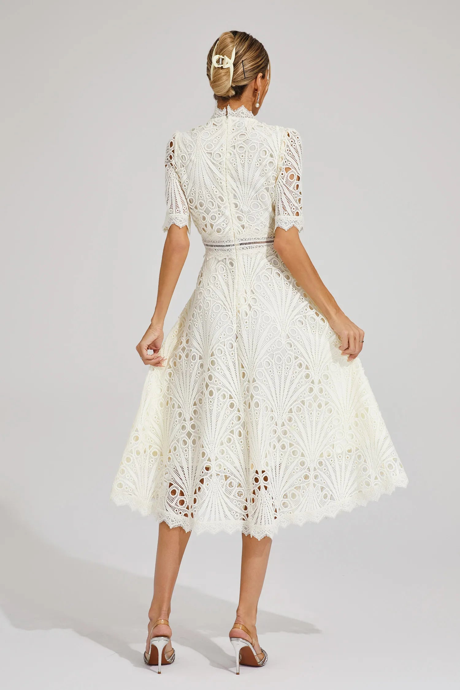 Hallie | Spitzen-Midikleid