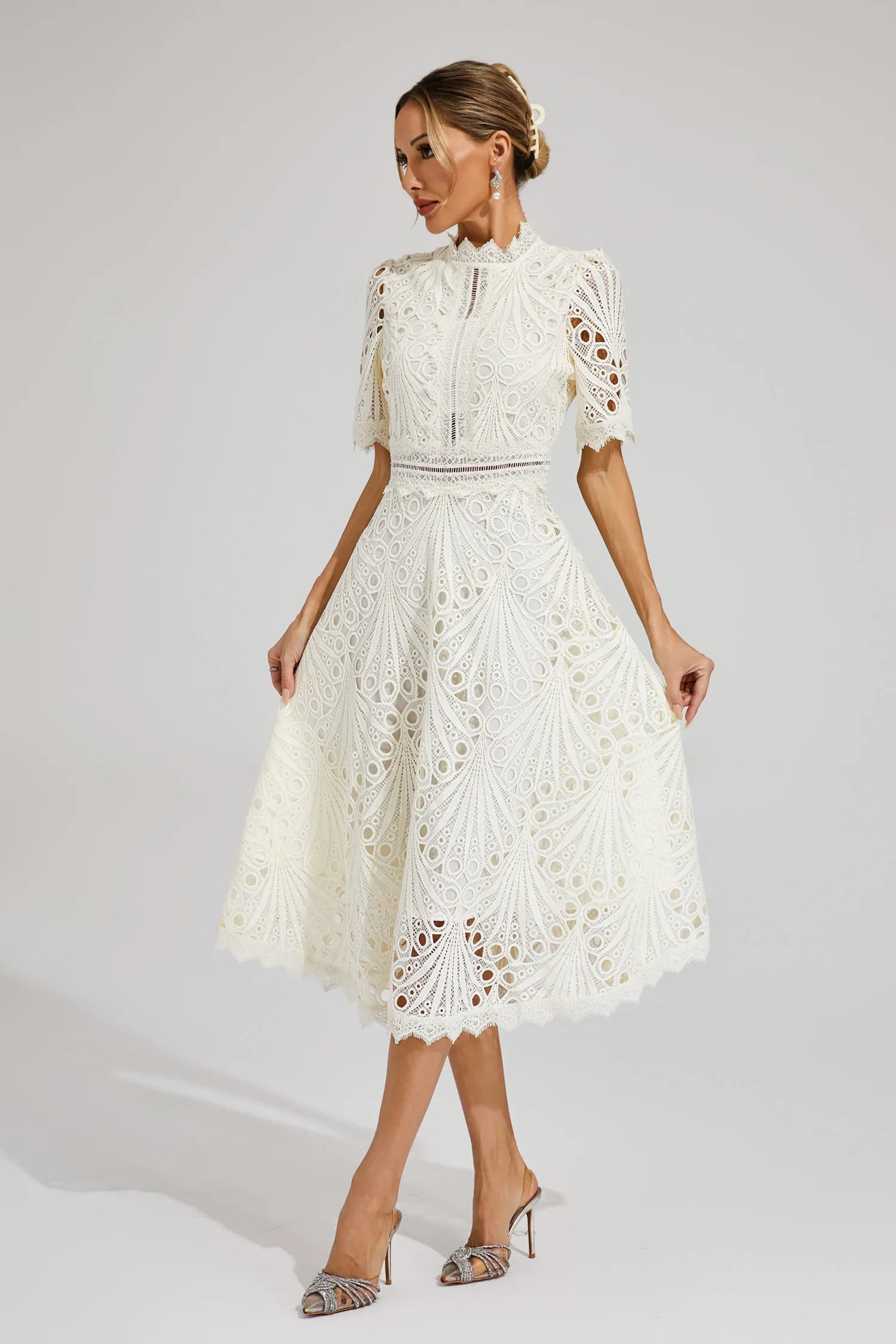 Hallie | Spitzen-Midikleid
