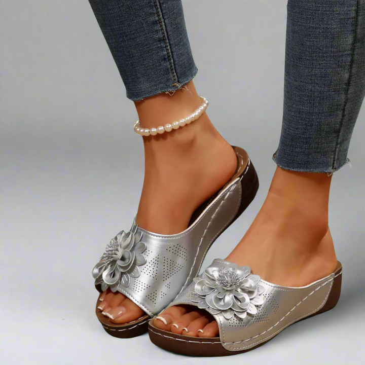 Kira™ | Elegante Keilabsatzsandalen für den Sommer