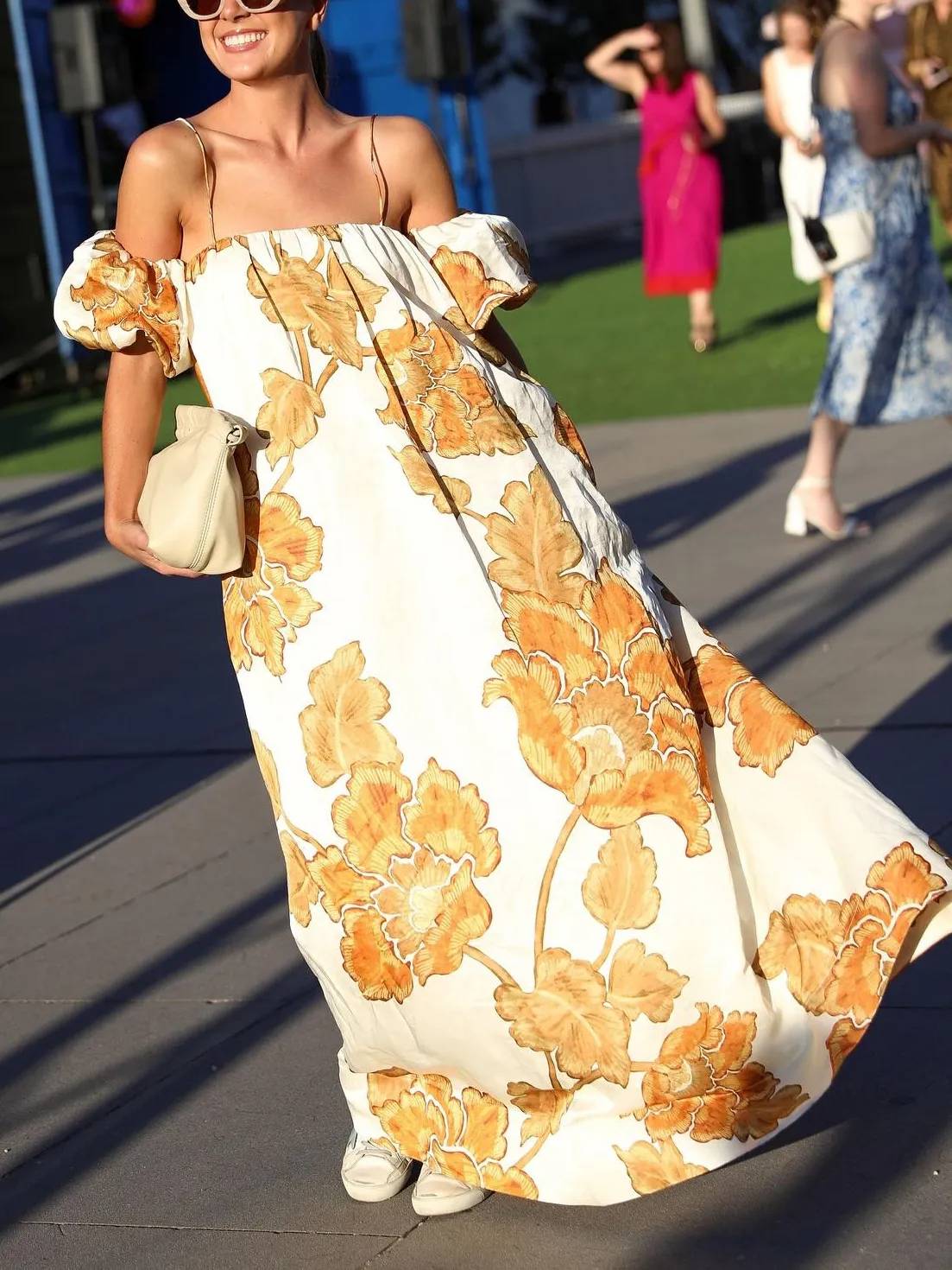 Blumenkleid mit Trägern