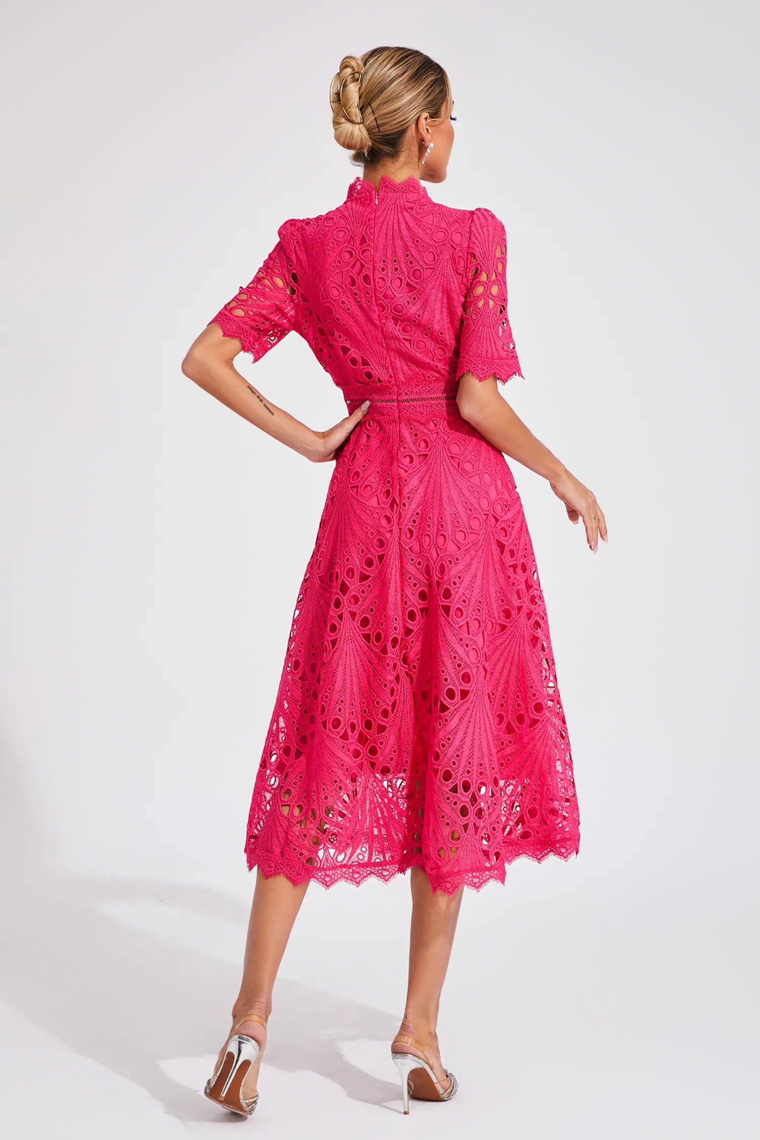 Hallie | Spitzen-Midikleid
