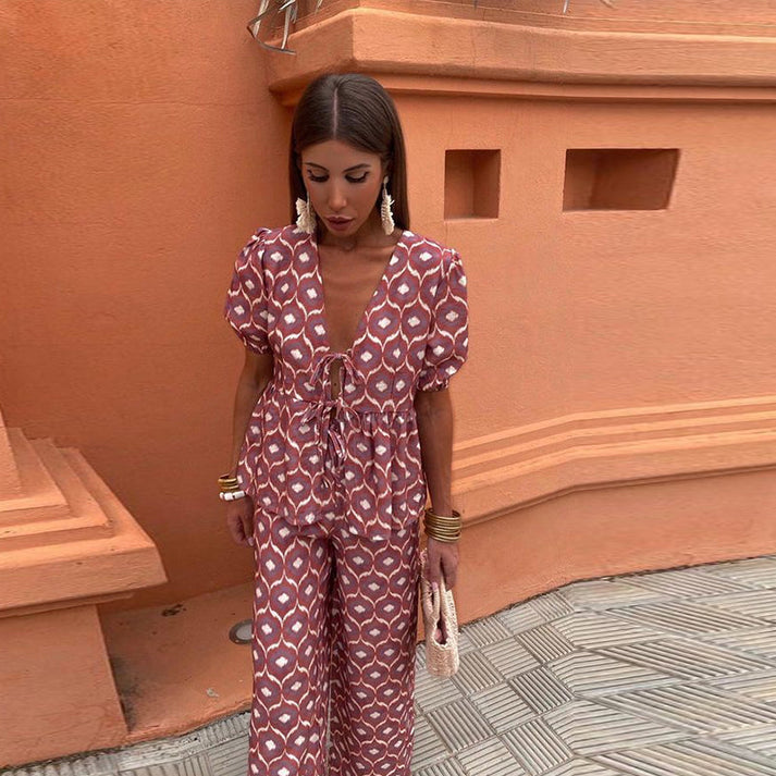 Modernes zweiteiliges Damen-Set mit aktuellem Design