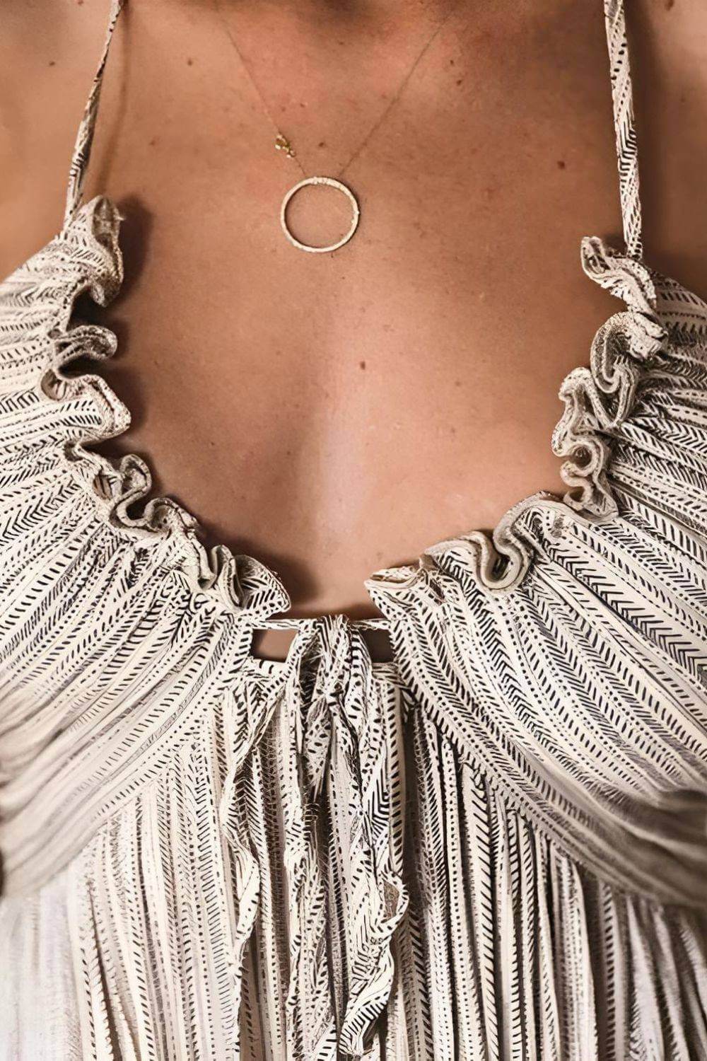 Lanie – Schickes plissiertes Maxikleid