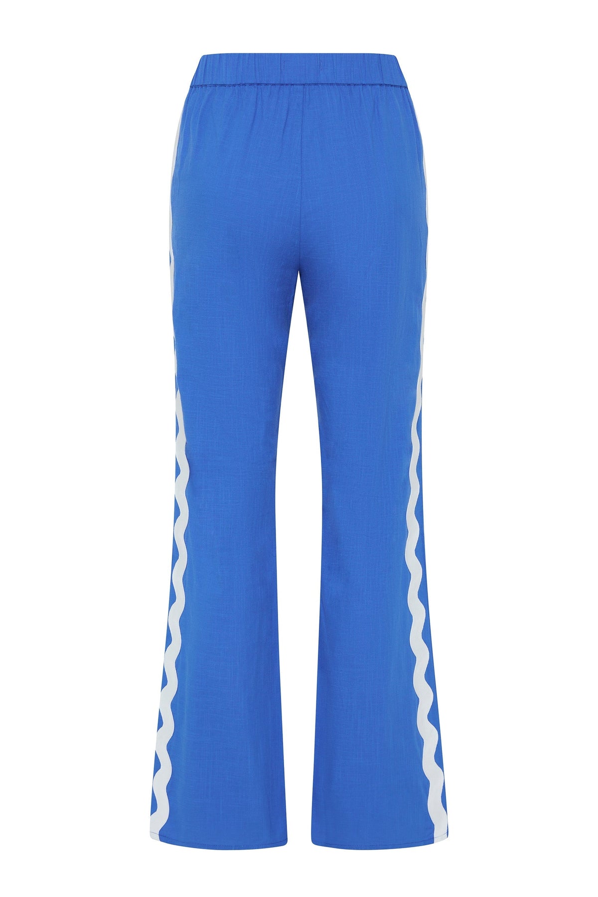 Tash – Besticktes Set mit erhabenen Wellenmustern