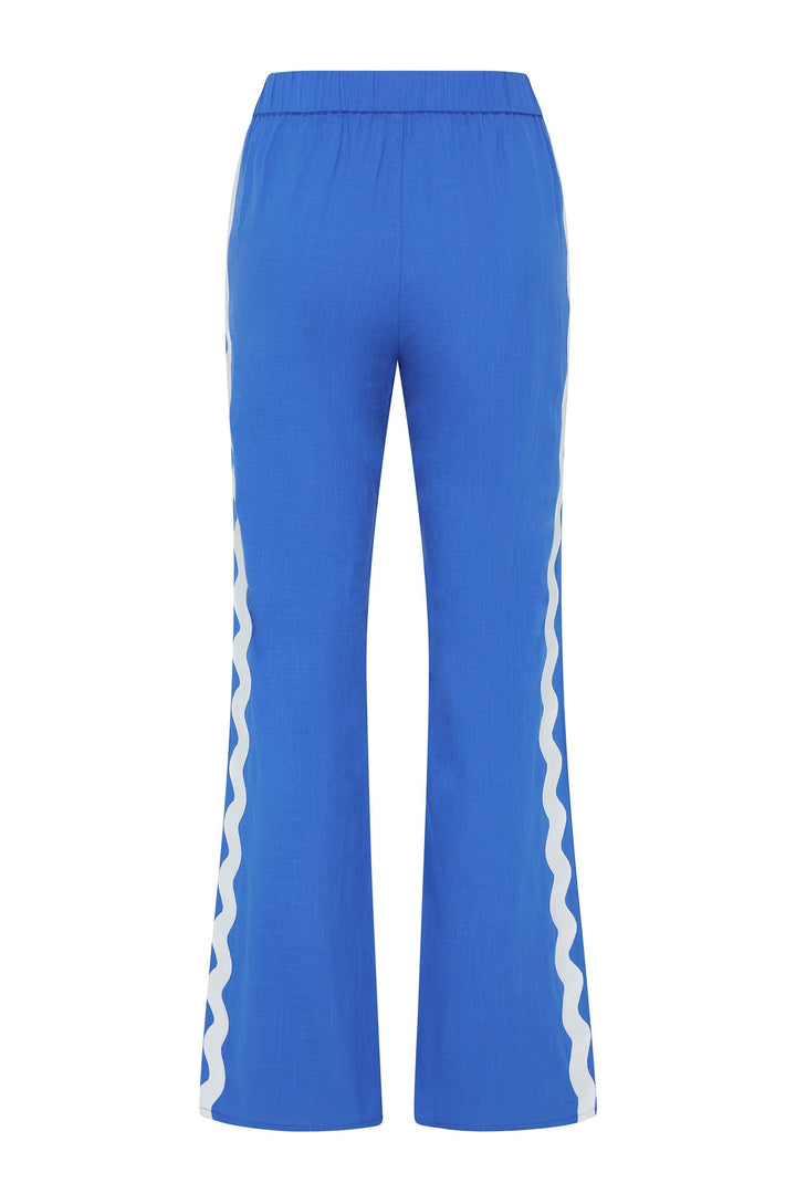 Tash – Besticktes Set mit erhabenen Wellenmustern