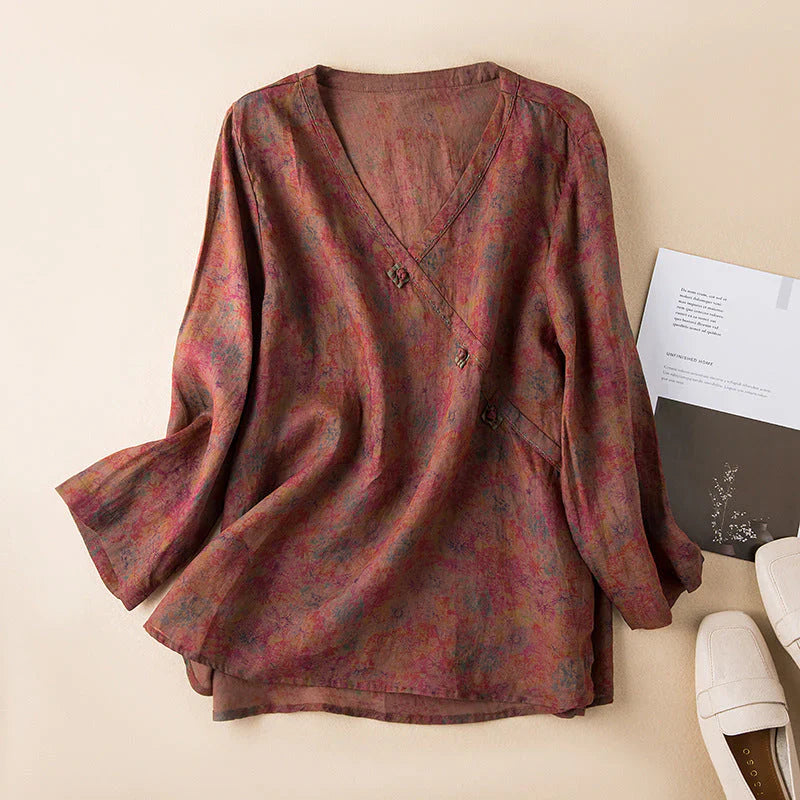 Elaira™ | Blütenbluse mit Flüstermotiv