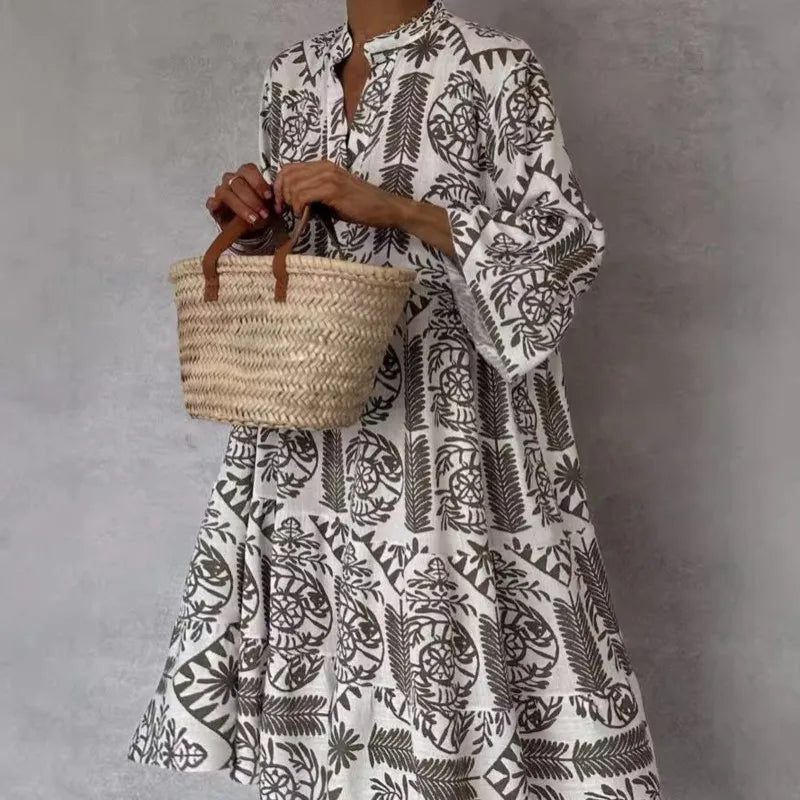 Adeline | Bedrucktes A-Linien-Kleid mit V-Ausschnitt und Rockschnitt