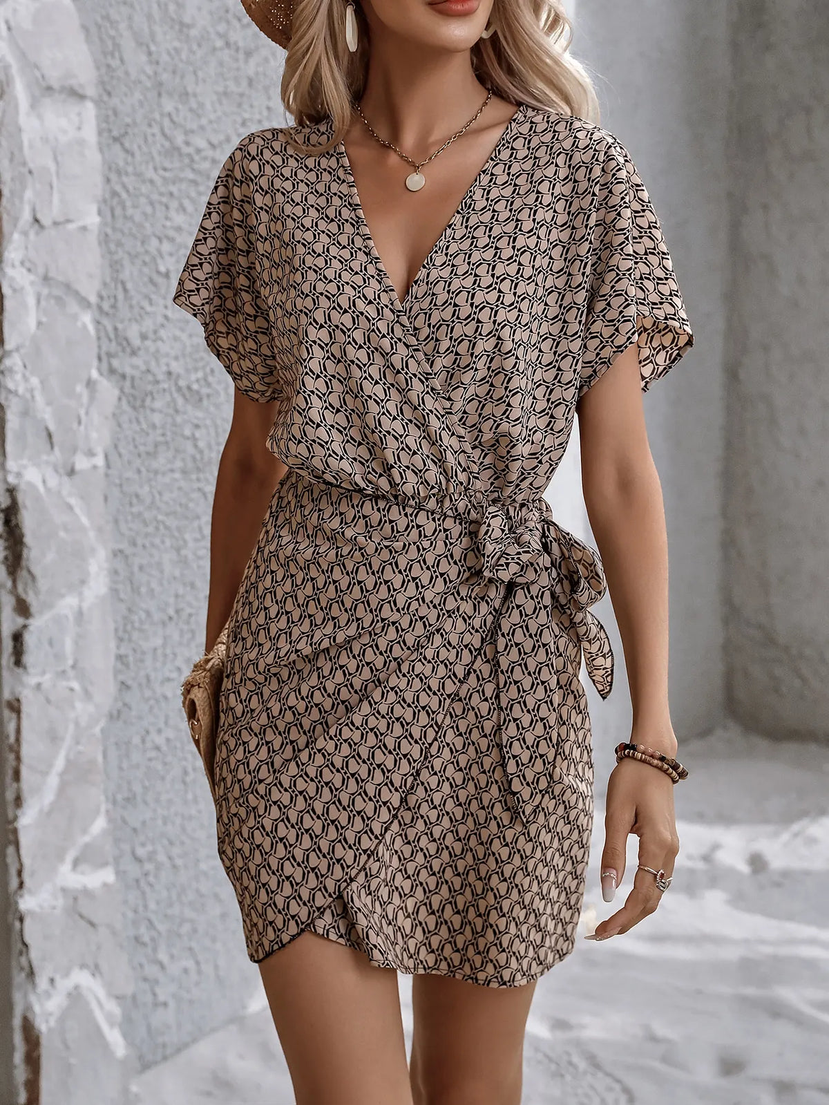 Selena | Elegantes Kleid mit V-Ausschnitt – Schick & RaffiniertSelena | Elegantes Kleid mit V-Ausschnitt – Schick & Raffiniert