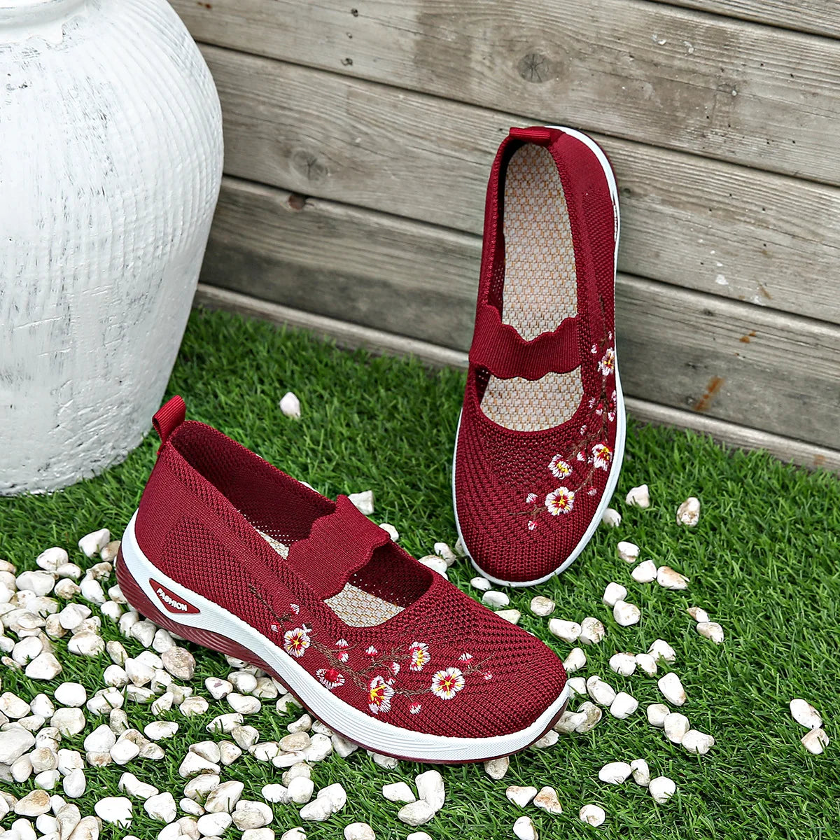 Amethyst – Bestickte Komfort-Slip-Ons