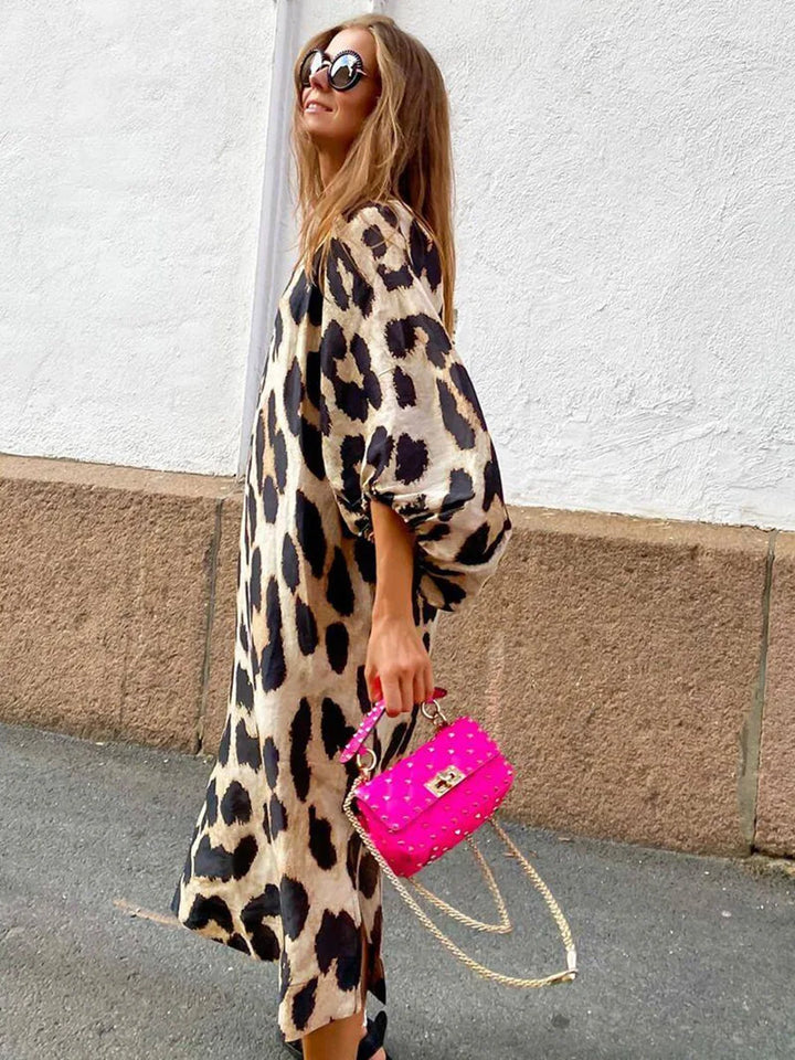 Zarina | Maxikleid mit Leopardenmuster und V-Ausschnitt