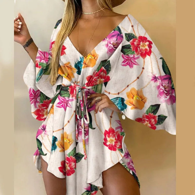 Daisy – Boho-Minikleid mit floralem V-Ausschnitt