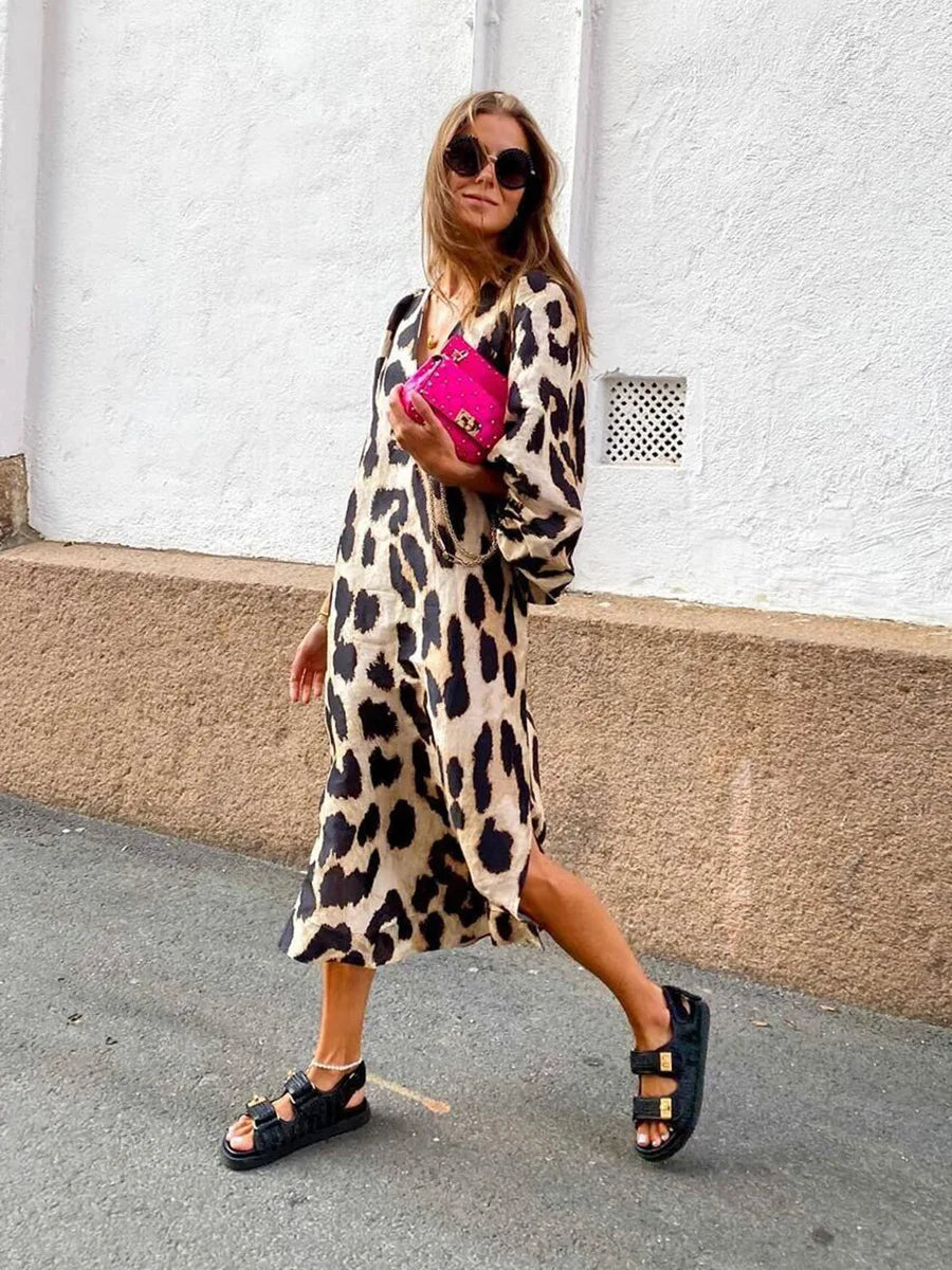 Zarina | Maxikleid mit Leopardenmuster und V-Ausschnitt
