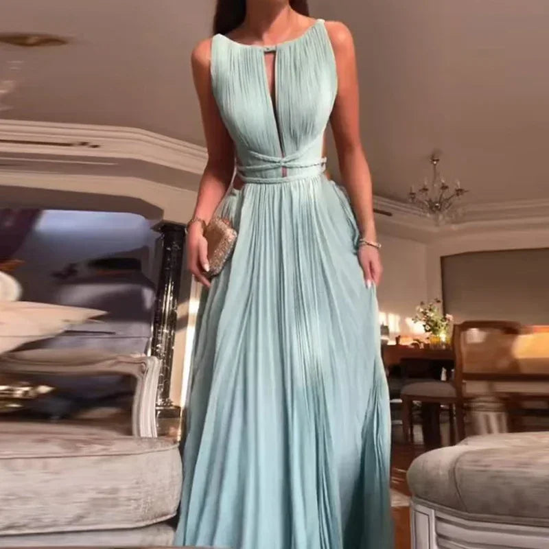 Selene | Hoch tailliertes, plissiertes, rückenfreies Kleid