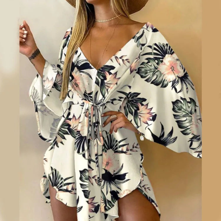 Daisy – Boho-Minikleid mit floralem V-Ausschnitt