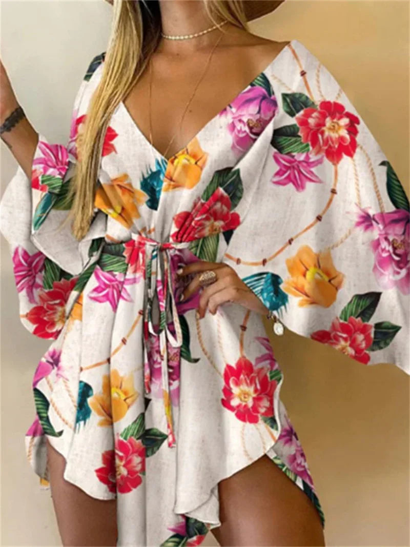 Daisy – Boho-Minikleid mit floralem V-Ausschnitt