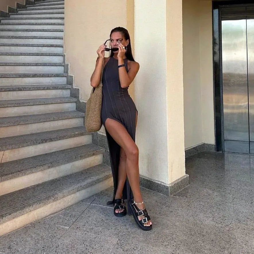 Alina | Ärmelloses Maxikleid mit hohem Schlitz