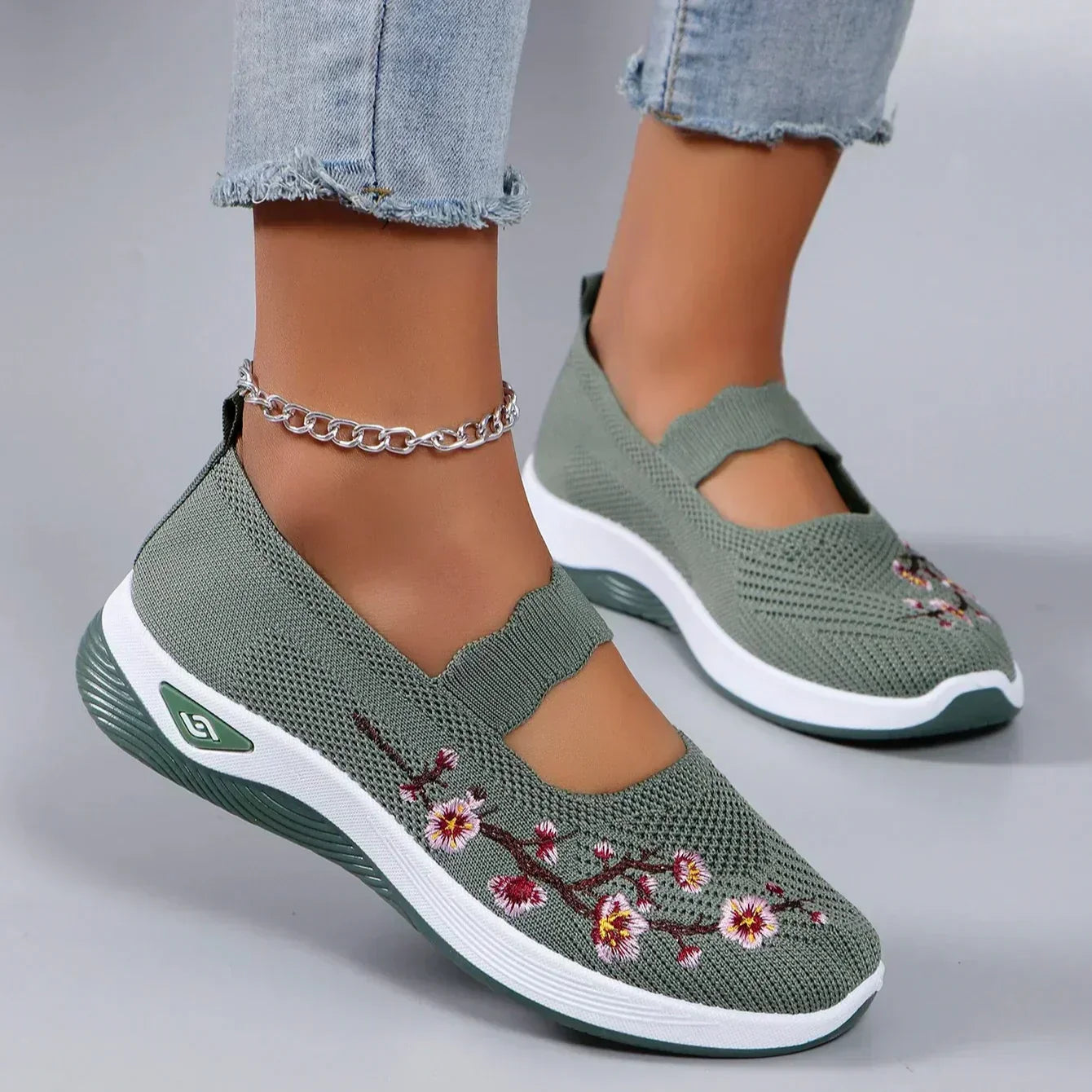 Amethyst – Bestickte Komfort-Slip-Ons