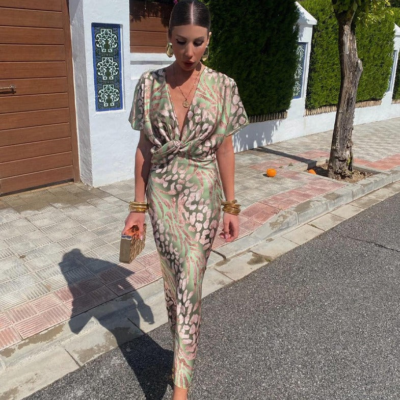 ROXANA | Elegantes Langarmkleid mit Geflochtenen Details am Ausschnitt